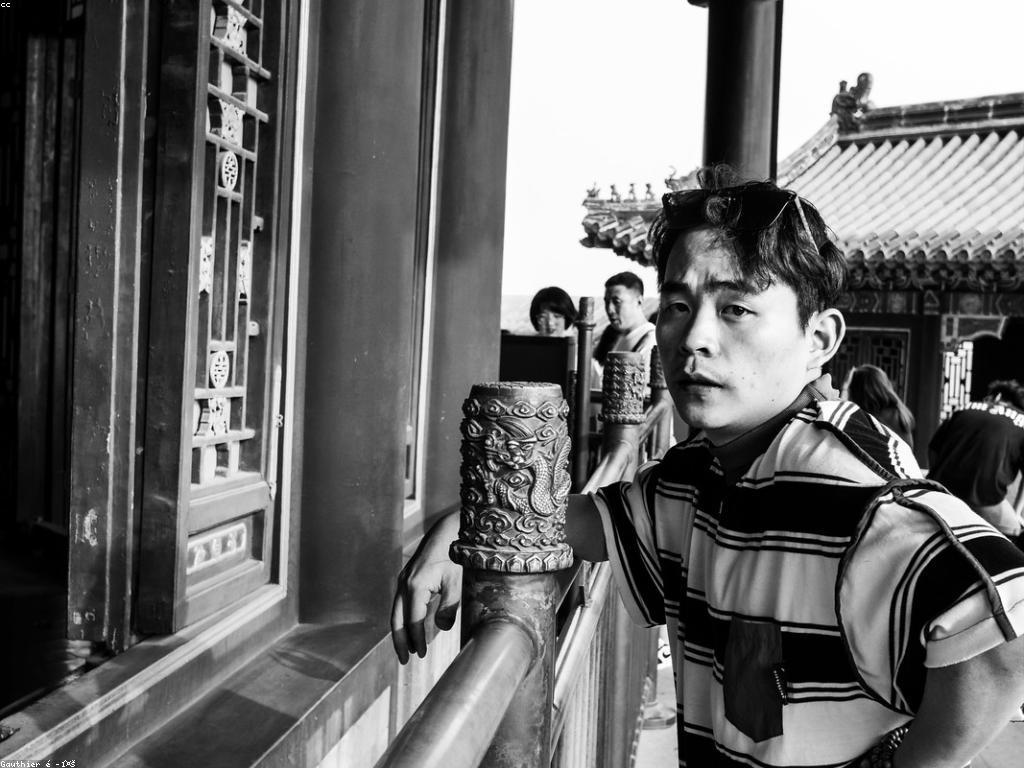 វប្បធម៌ប្រពៃណីខ្មែរ: សិល្បៈនៃការស្លុតដៃ